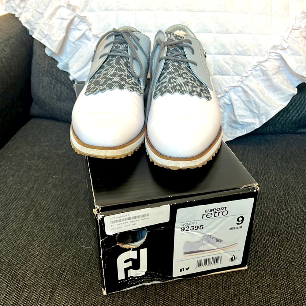 Ladies Golf Shoes: Foot Joy Sport Retro. Size 9. Very cute and classic.